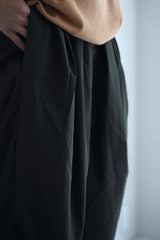 PT04252 NYLON 2 TUCK PANTS