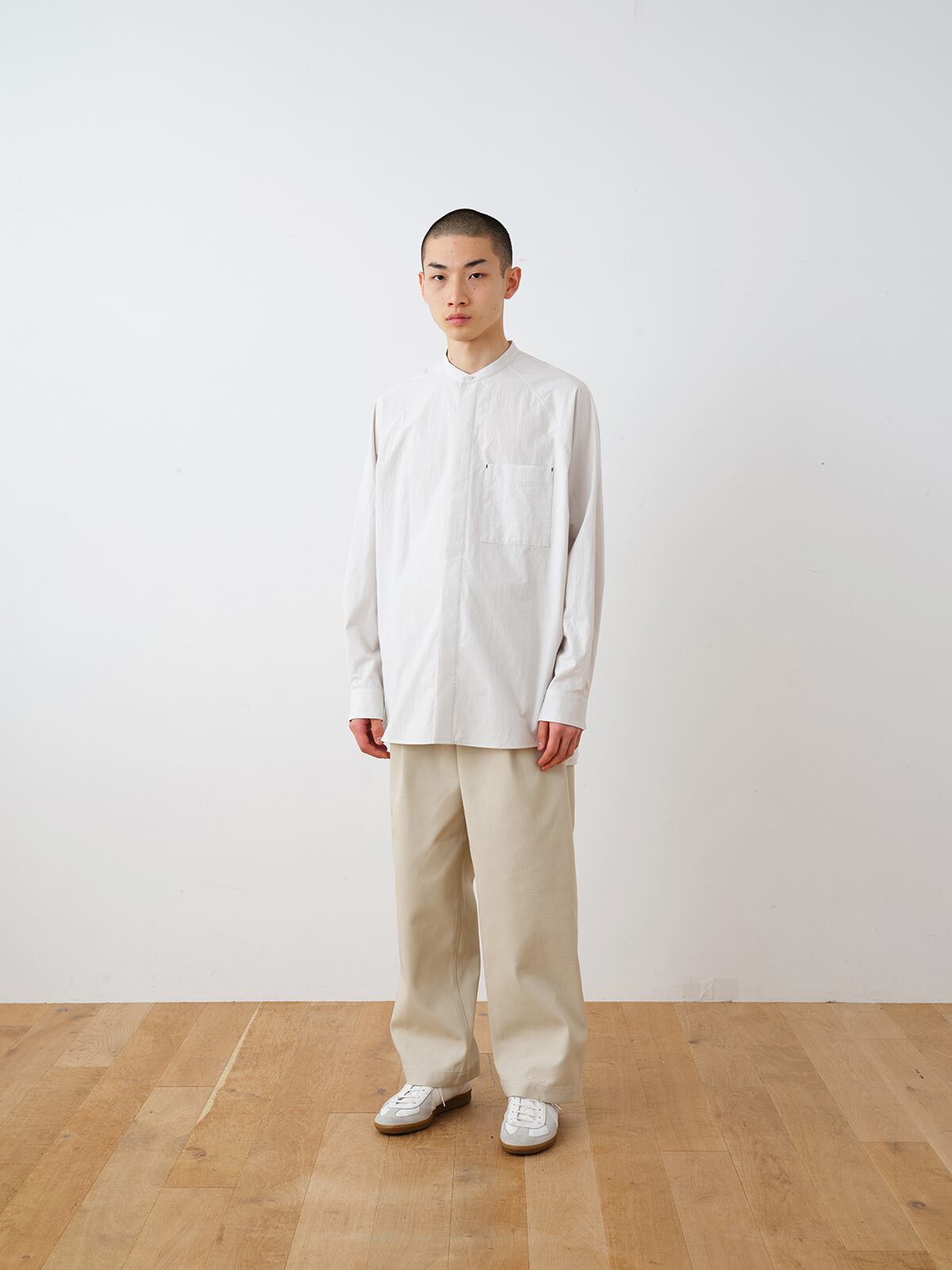 ATELIER BÉTON 23112G COMPACT WEATHER BAND COLLAR SHIRT – hideandseekStore