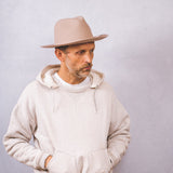 D-00634 TRAVELERS HAT