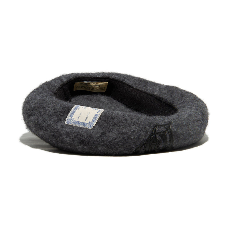 D-00994 LEATHER WAPPEN FLUFFY BERET