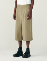 M26B15PT02E ORGANIC COTTON GABARDINE TWO TUCK CROPPED TROUSERS