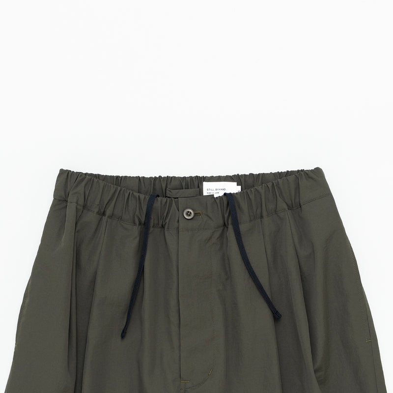 PT04252 NYLON 2 TUCK PANTS