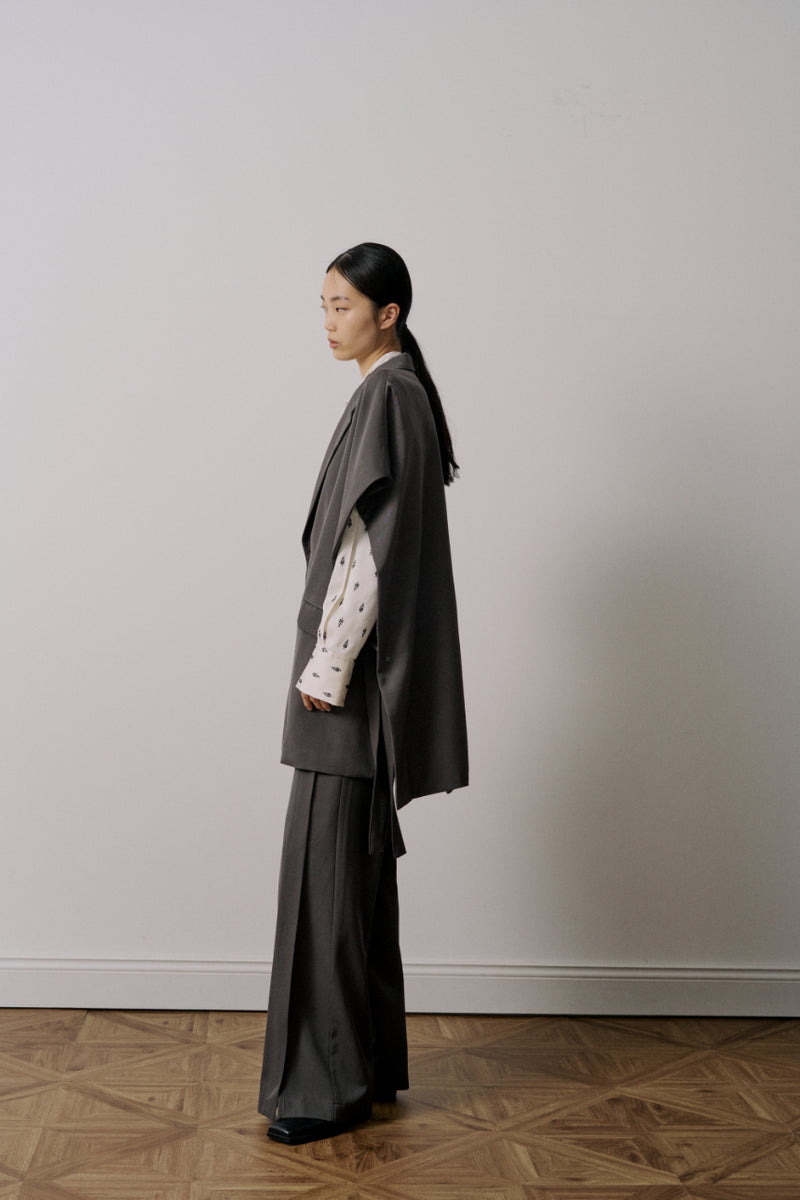 U743-V01-105 SQUARE VEST