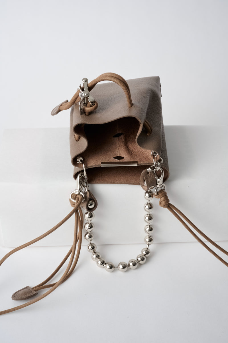 U744-A52-700 BALL CHAIN HANDLE POUCH