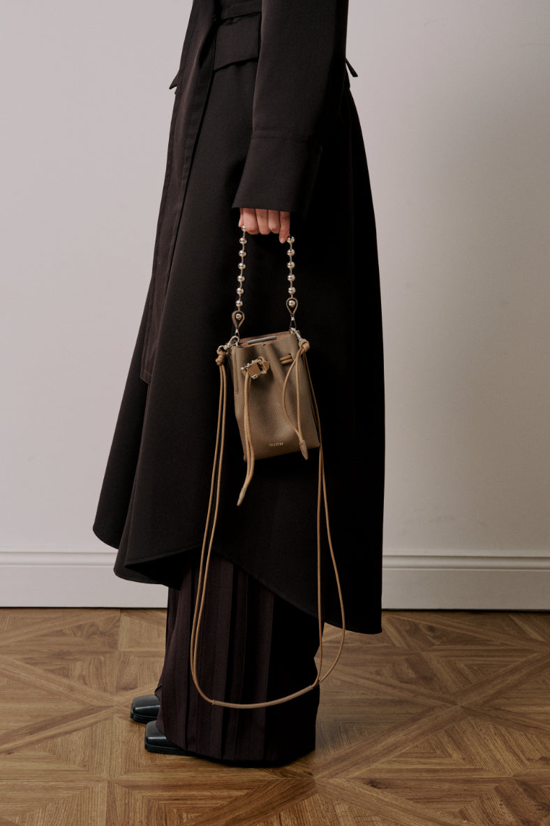 U744-A52-700 BALL CHAIN HANDLE POUCH