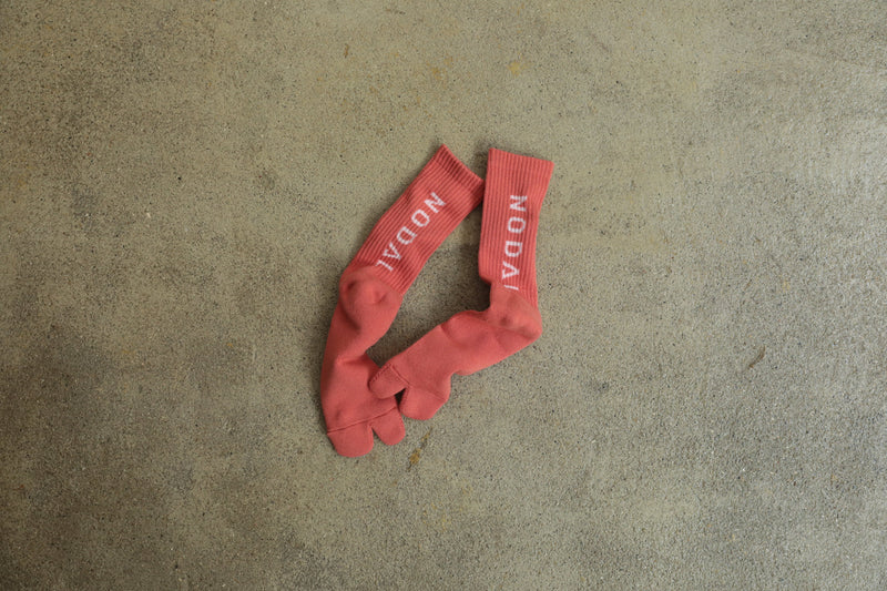 ND21X022OR-ML NODAL LOGO SOCKS - ORANGE x OFF WHITE